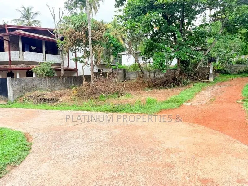 10.1 Perch Valuable Land for Sale in Malabe