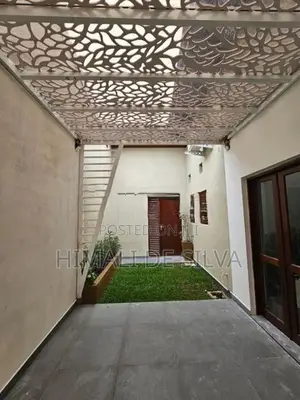 Renovated 5 Bedrooms House in Colombo 8