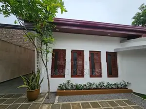 Renovated 5 Bedrooms House in Colombo 8