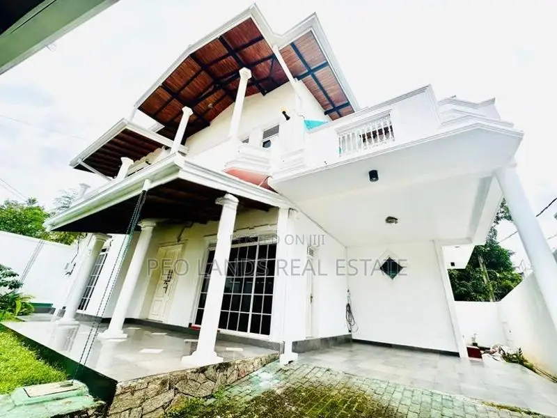 (SR757) 10 Perch Luxury Two Story House for Rent in Pita Kotte