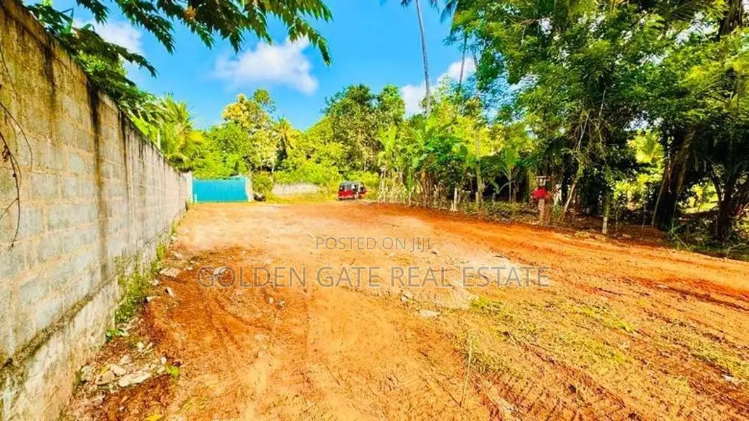 Valuable Land for Sale in Ganemulla Road Kadawatha
