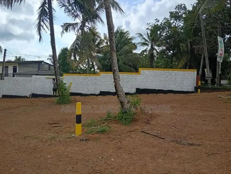 Land for Sale in Close to Kahathuduwa Highway