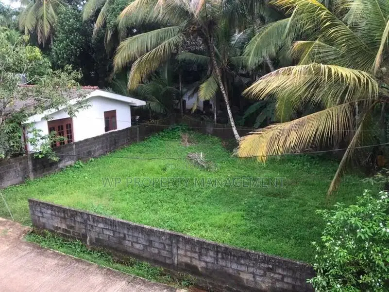 Valuable 9-Perch Square Land for Sale in Panadura
