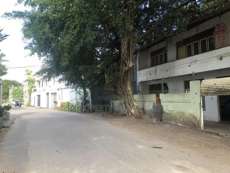 Prime 27-Perch Square Land for Sale in Nawala