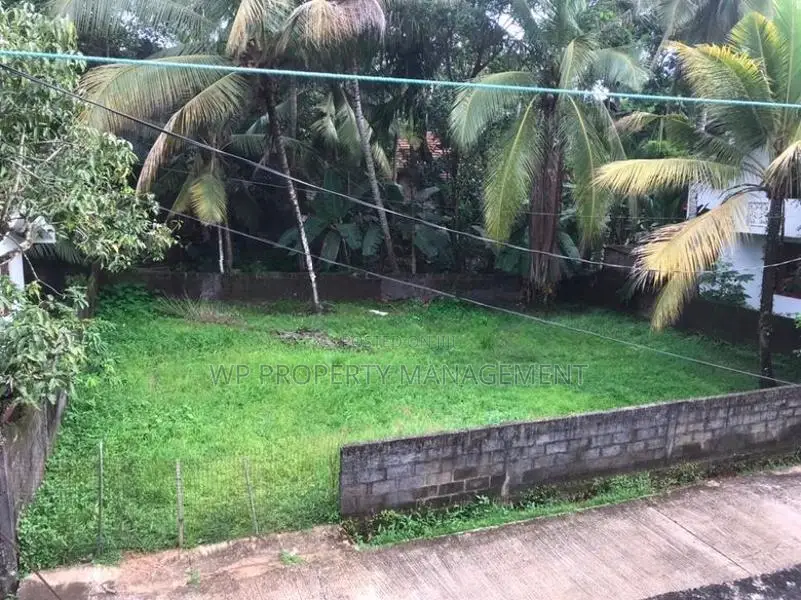 Valuable 9-Perch Square Land for Sale in Panadura