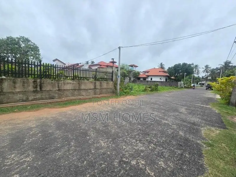 Residence Area Bare Land for Sale in Negombo Dalupatha