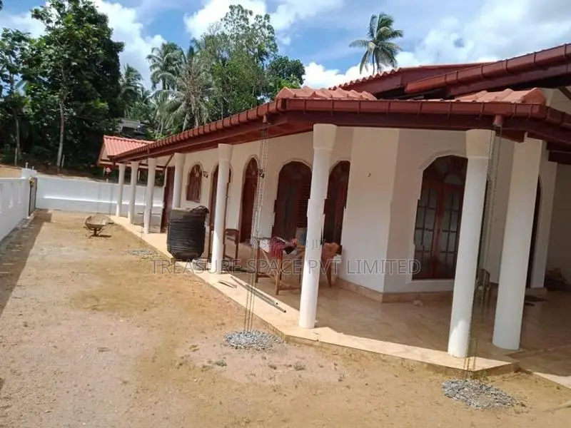 Land for Sale at Padukka Near Ruwanpura Highway Entrance