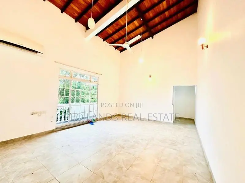(SR757) 10 Perch Luxury Two Story House for Rent in Pita Kotte