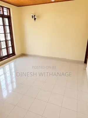 House with 20p Land in Homagama -7minutes to Makumbura Highway Entranc
