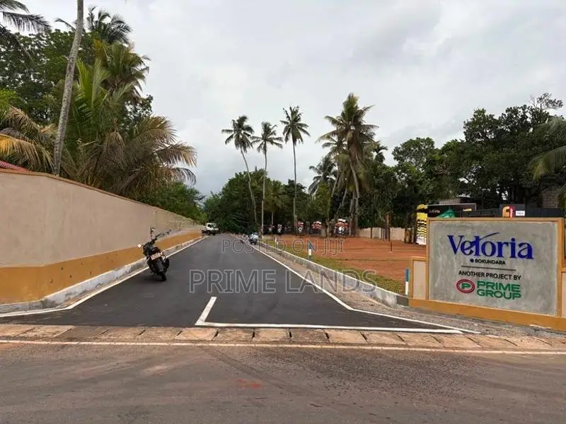 බෝකුන්දර 120 බස් පාරට ආසන්නව ඉඩමක් විකිරීමට