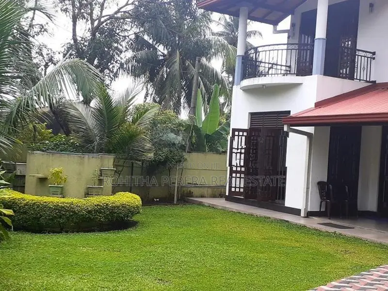 20 P 4 Br Modern New Solid House for Sale at Homagama Town Limit