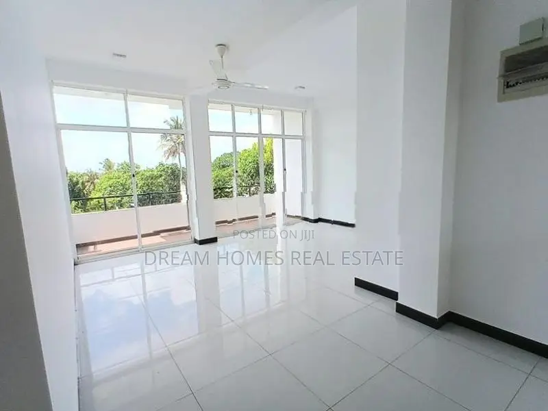 Newly Built 4-Bedroom First Floor House for Rent – Thalahena