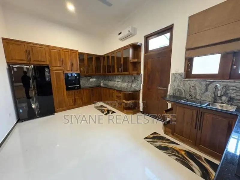 Beautiful Exclusive Luxury Residence for Sale in Battaramulla