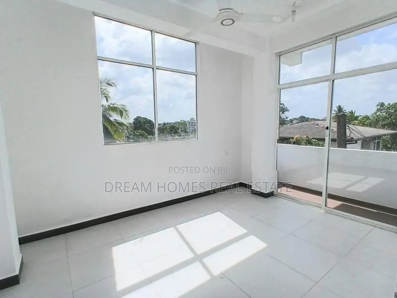 Newly Built 4-Bedroom First Floor House for Rent – Thalahena
