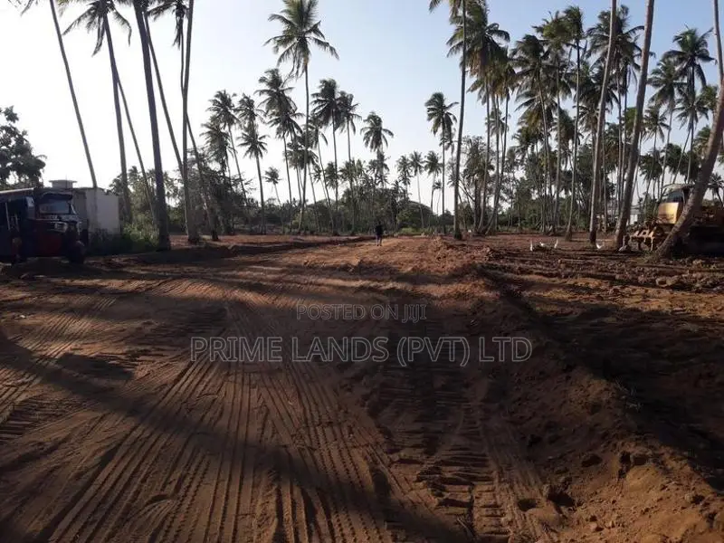 ඇතුගල්පුර පේන මානයේ ඉඩමක් කුරුණෑගල