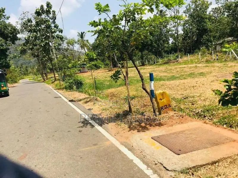 පන්නම්පිටිය හන්දියට නුදුරින් අගනා ඉඩමක් අපෙන්