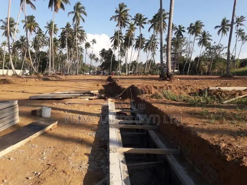 ඇතුගල්පුර පේන මානයේ ඉඩමක් කුරුණෑගල