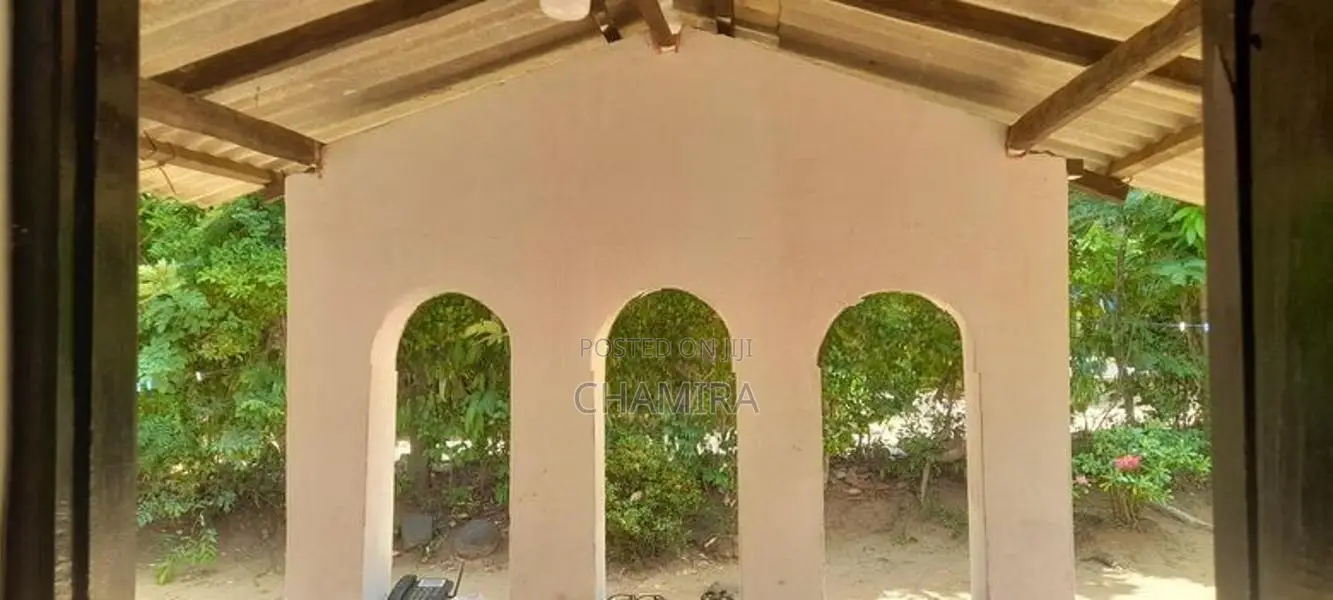 නිවස සහ ඉඩම කන්තලේ