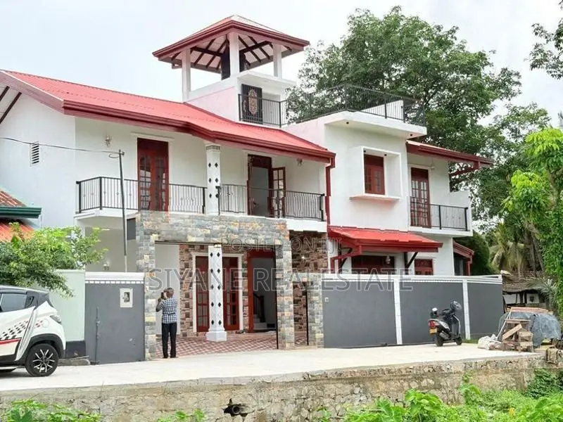Modern 3-Storied Luxury House for Sale – Piliyandala / Makandana