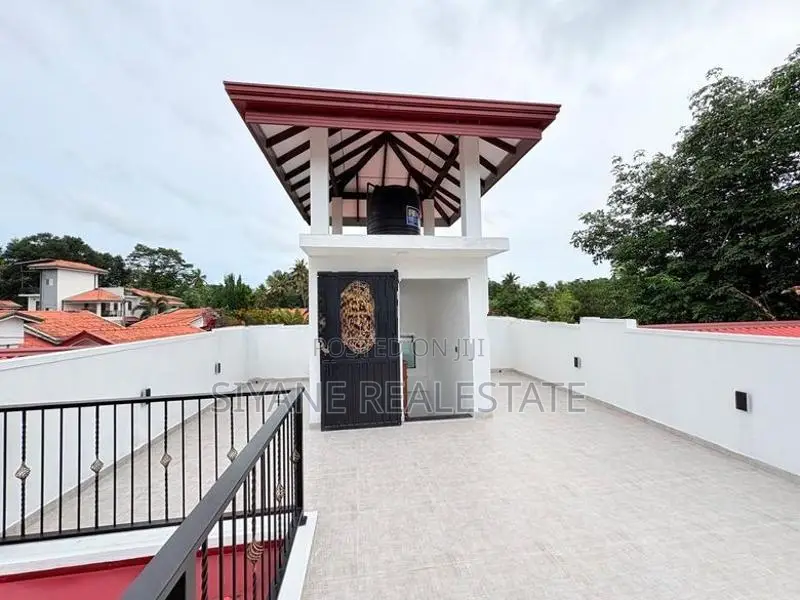 Modern 3-Storied Luxury House for Sale – Piliyandala / Makandana