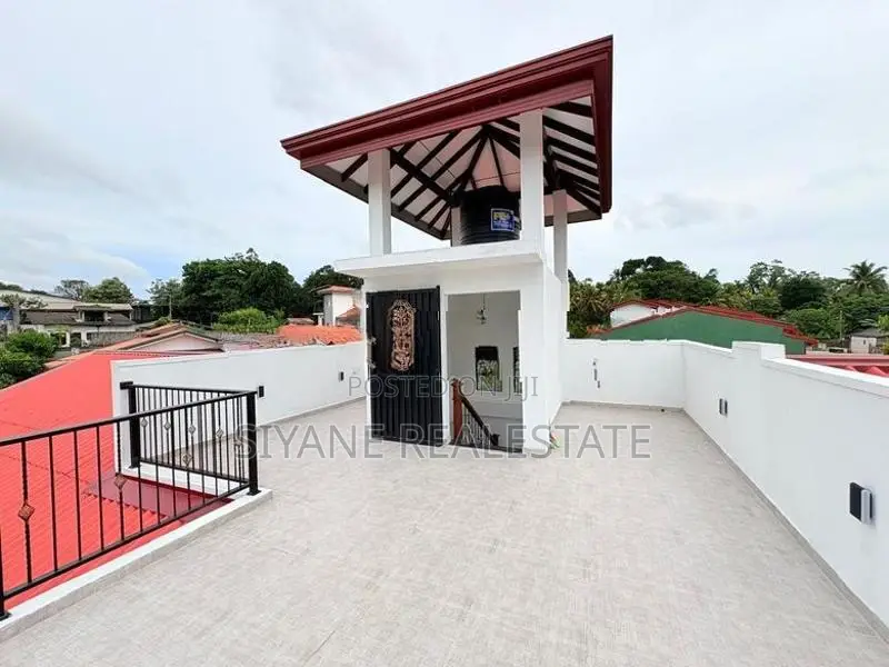 Modern 3-Storied Luxury House for Sale – Piliyandala / Makandana