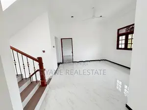 Modern 3-Storied Luxury House for Sale – Piliyandala Makandana