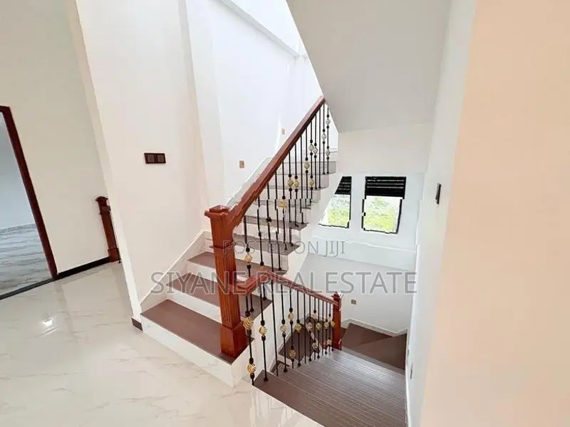 Modern 3-Storied Luxury House for Sale – Piliyandala / Makandana