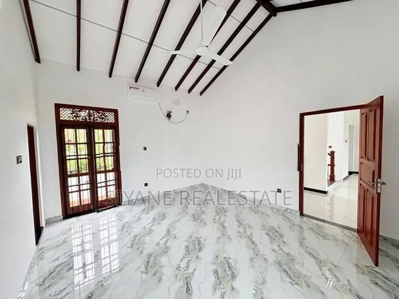 Modern 3-Storied Luxury House for Sale – Piliyandala Makandana