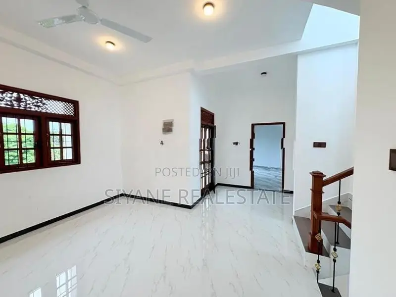 Modern 3-Storied Luxury House for Sale – Piliyandala / Makandana