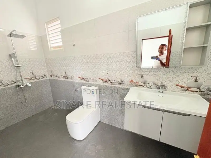 Modern 3-Storied Luxury House for Sale – Piliyandala Makandana