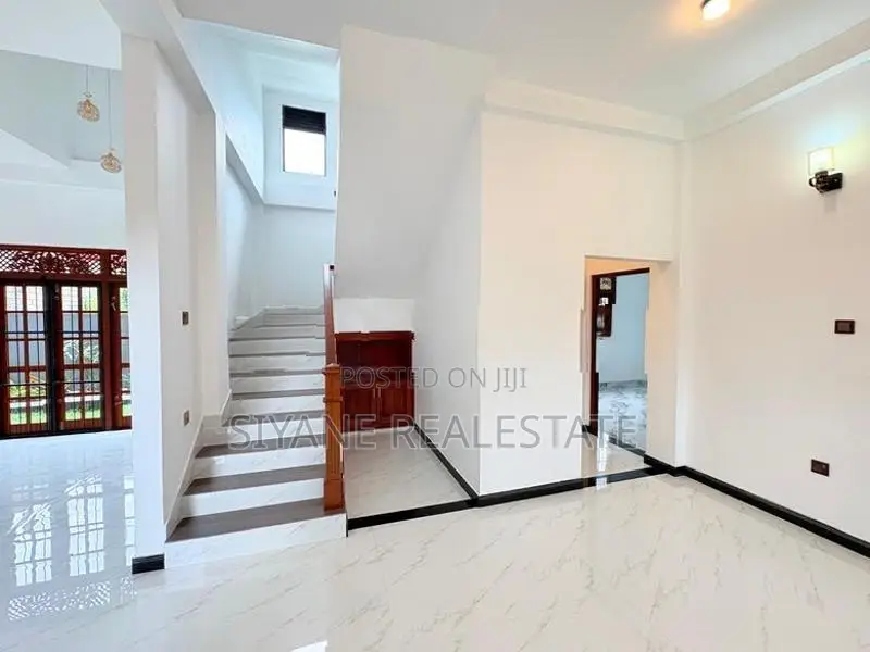 Modern 3-Storied Luxury House for Sale – Piliyandala Makandana