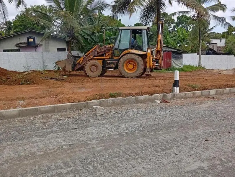 Land for Sale in Close to Kahathuduwa Highway