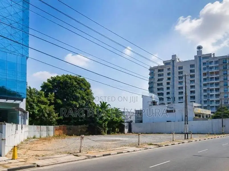Land For Rent Facing Rajagiriya Main Road Kottte