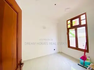 5-Bedroom House for Sale in Piliyandala