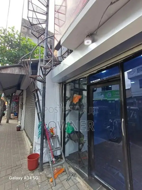 Commercial Building for Sale in Colombo 13