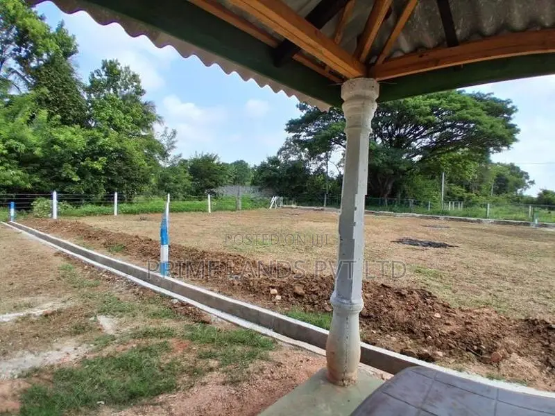 දඹුල්ල නගරයෙන් A9 පාරට නුදුරින් සින්නක්කර බිම්කොටස්