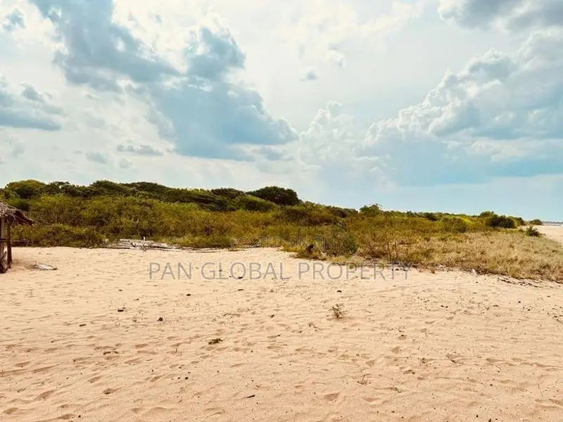 Beach Land for Sale in Kuchchaveli