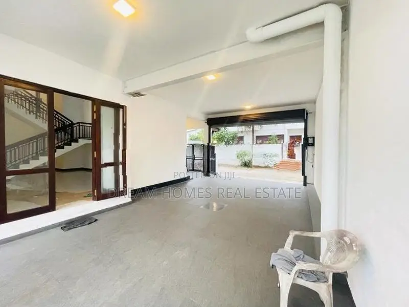 Modern 5 Bedroom House for Sale – Mount Lavinia