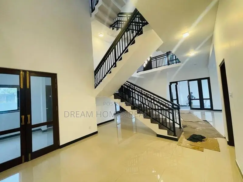 Modern 5 Bedroom House for Sale – Mount Lavinia