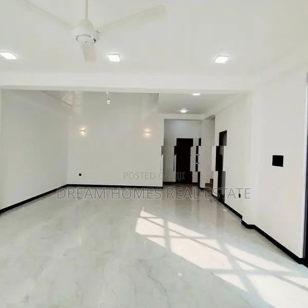Brand New Luxury House for Sale – Piliyandala