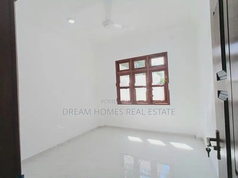 Spacious 2-Storey House with Rooftop for Sale – Piliyandala