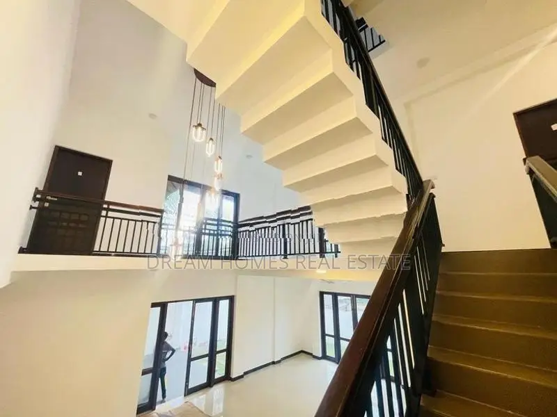 Modern 5 Bedroom House for Sale – Mount Lavinia
