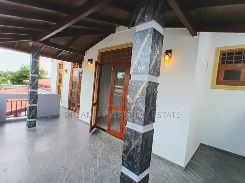 Modern Family House for Sale – Makandana, Piliyandala