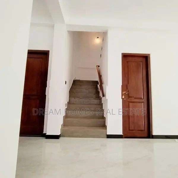 Brand New Luxury House for Sale – Piliyandala