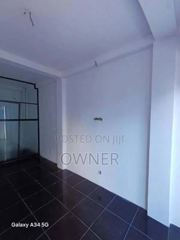 Commercial Building for Sale in Colombo 13