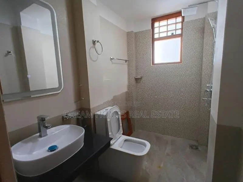 Modern Family House for Sale – Makandana, Piliyandala