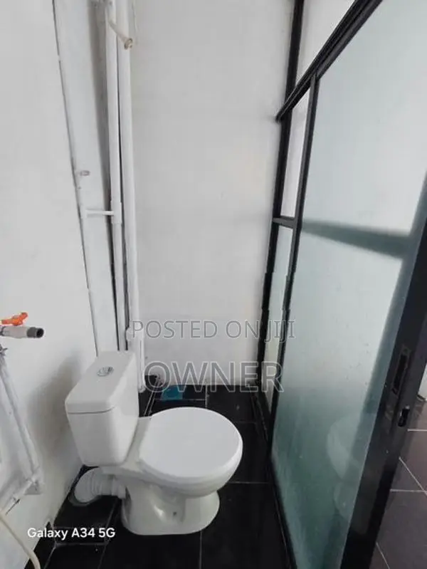 Commercial Building for Sale in Colombo 13