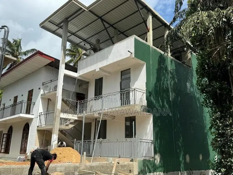 brand new ground floor and upstairs units for rent