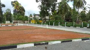 120 බස් පාරට ඇවිදින දුරින් පොල්ගස්ඕවිට පදිංචි වෙන්න