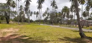 කුරුණෑගලින් නේවාසික බිම් කොටස්